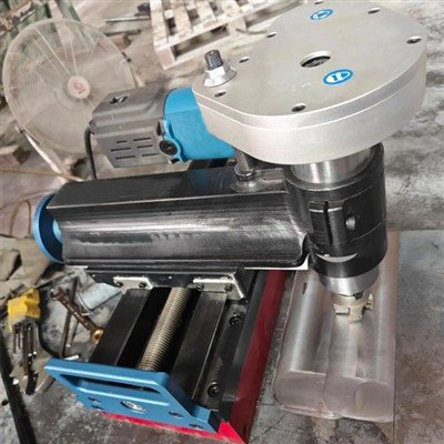 Portable Milling Machine with Magnetic Base